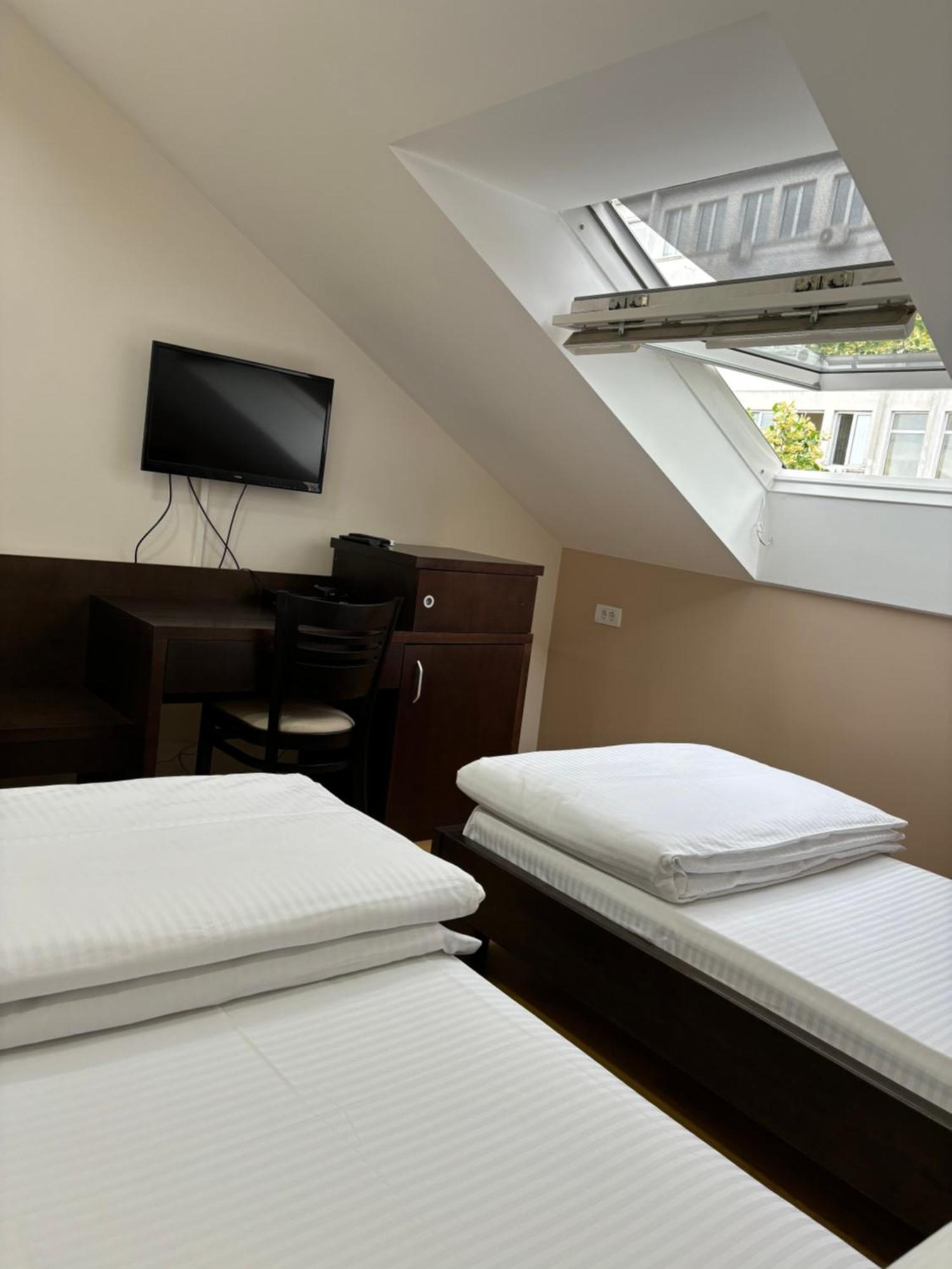 Atrium Bed & Breakfast Sremska Mitrovica Exterior foto