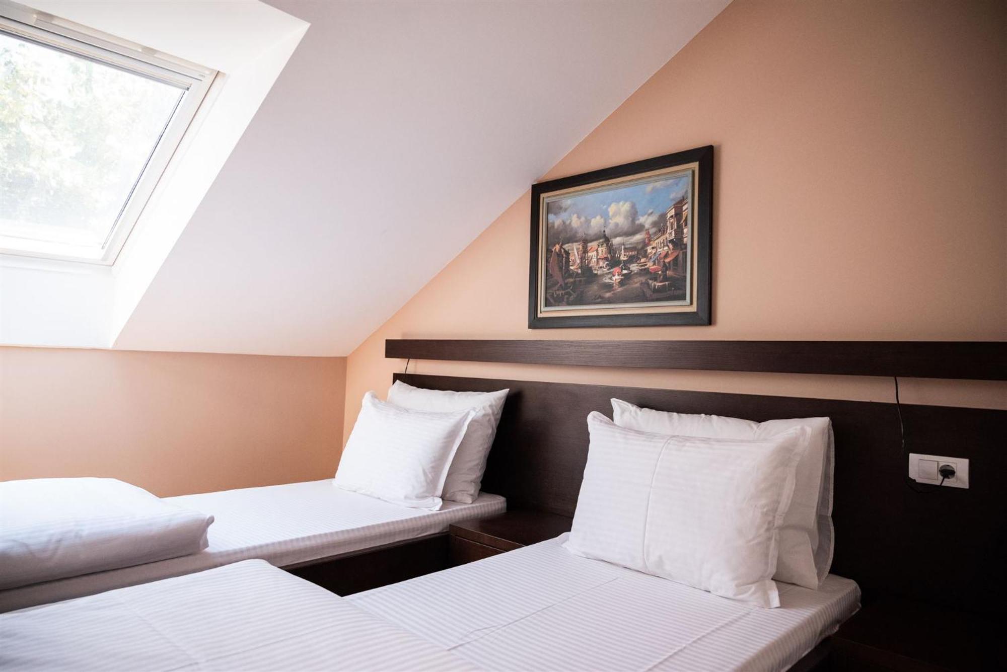 Atrium Bed & Breakfast Sremska Mitrovica Exterior foto