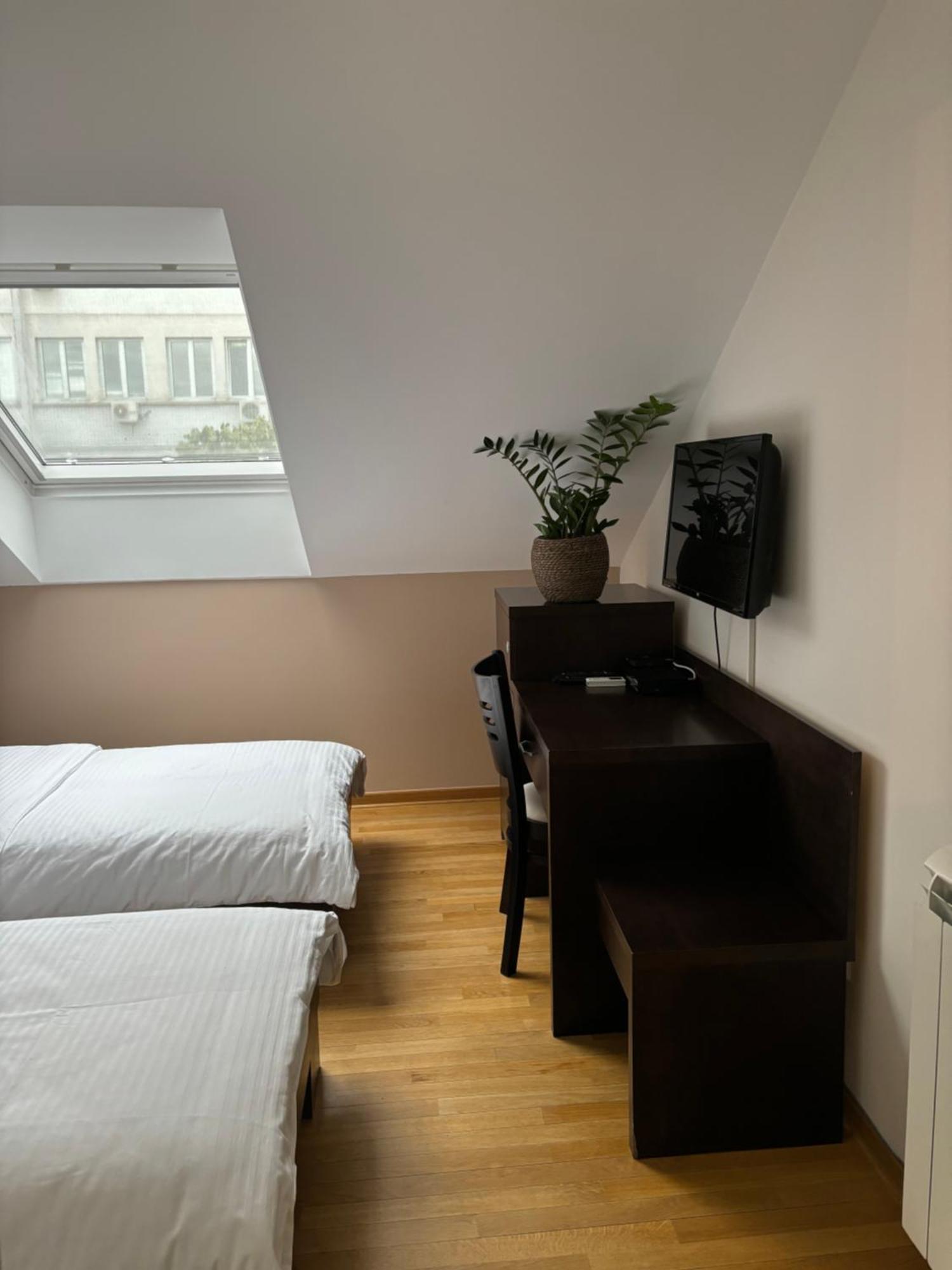 Atrium Bed & Breakfast Sremska Mitrovica Exterior foto