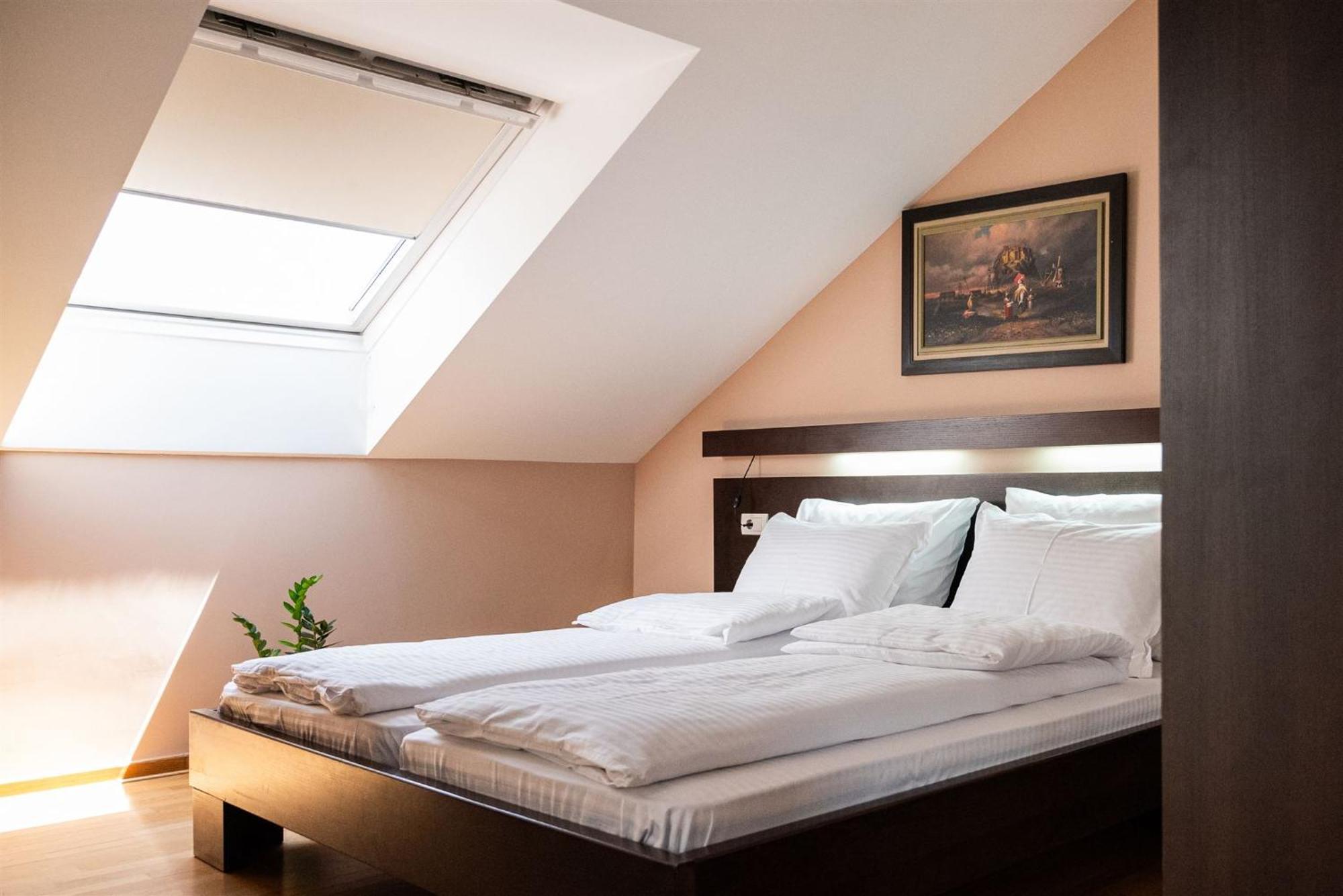 Atrium Bed & Breakfast Sremska Mitrovica Exterior foto