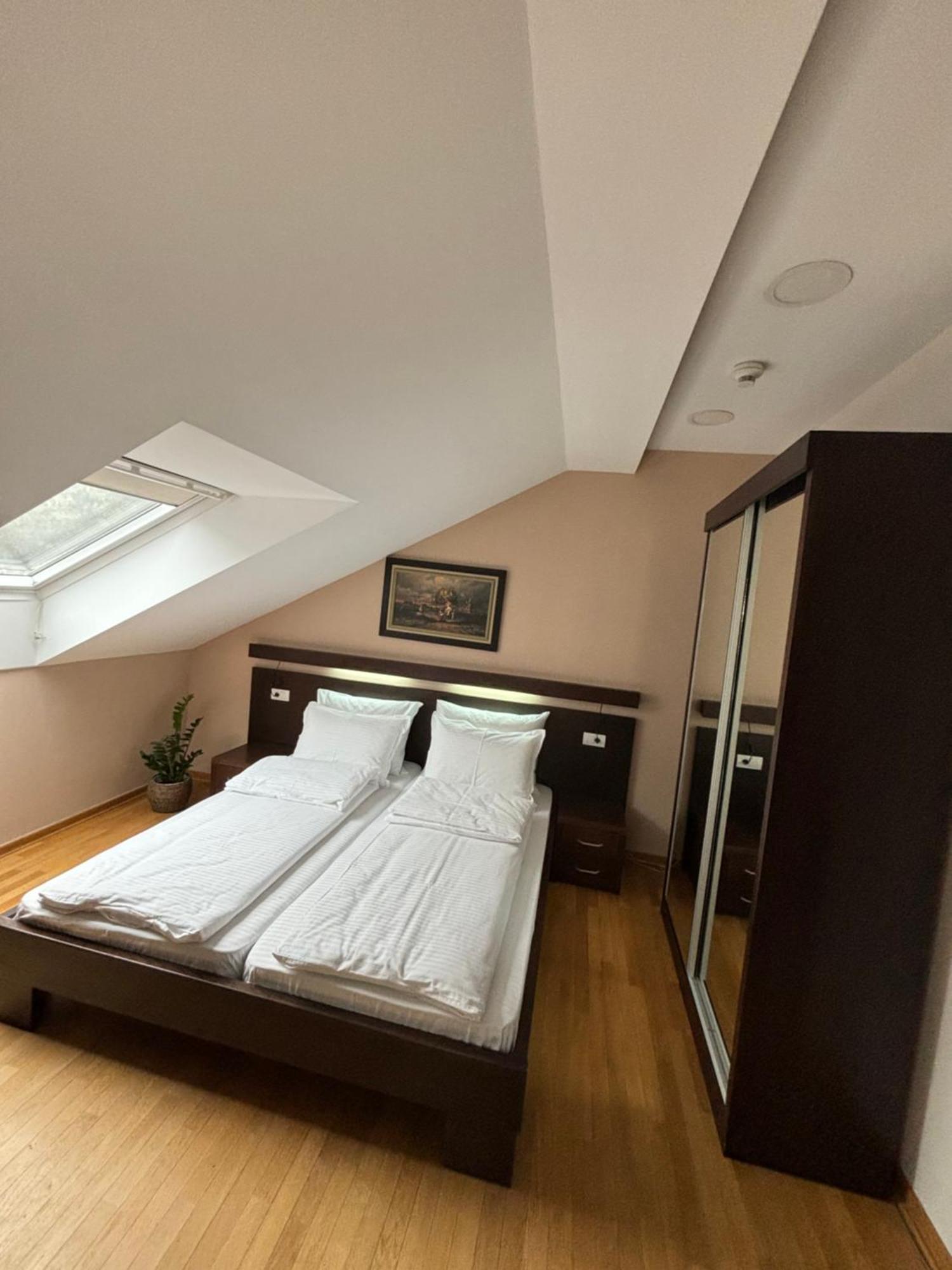Atrium Bed & Breakfast Sremska Mitrovica Exterior foto