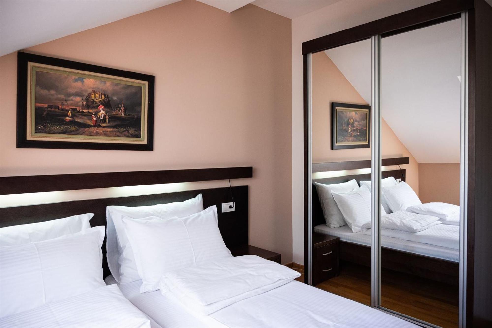 Atrium Bed & Breakfast Sremska Mitrovica Exterior foto