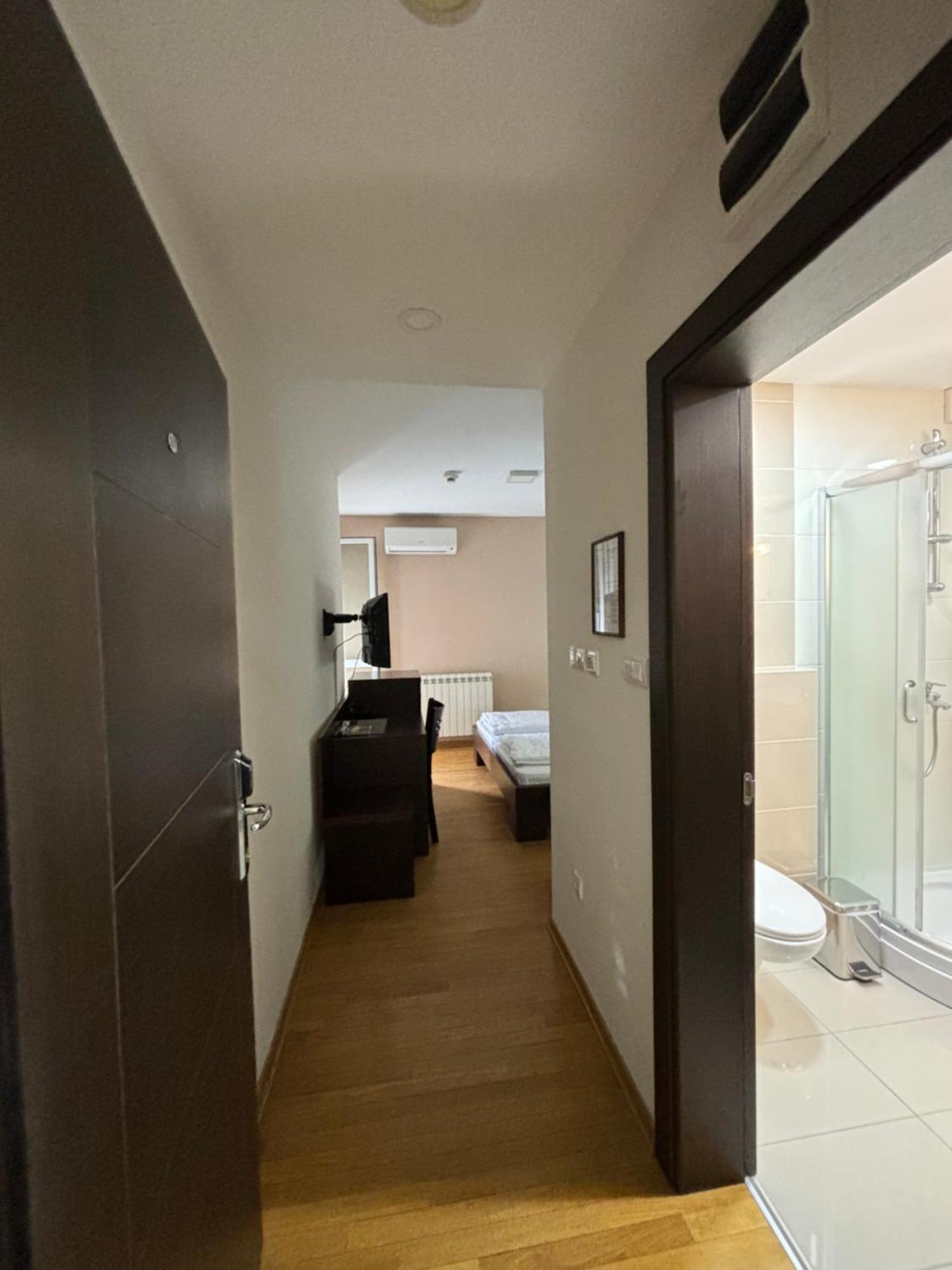 Atrium Bed & Breakfast Sremska Mitrovica Exterior foto